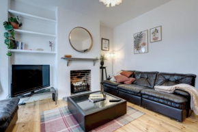 A homely Golden Triangle gem l Free Parking